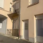Le 24 Rez-de-chaussee Hyper-centre Avec Place De Parking *