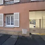 Le 24 Rez-de-chaussee Hyper-centre Avec Place De Parking *