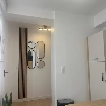 Apartment Le 24 Rez-de-chaussee Hyper-centre Avec Place De Parking *