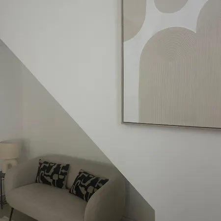 Le 24 Rez-de-chaussee Hyper-centre Avec Place De Parking *