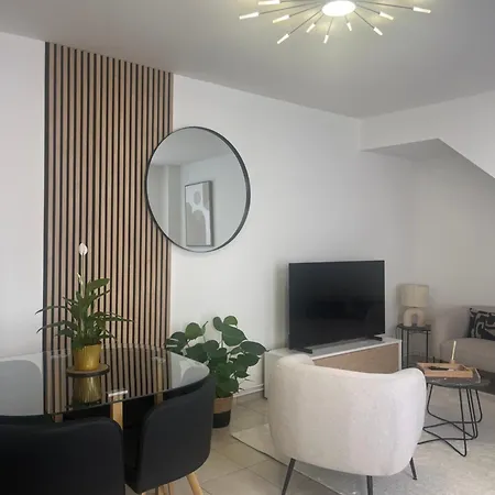 Le 24 Rez-de-chaussee Hyper-centre Avec Place De Parking