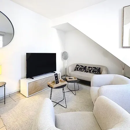 Le 24 Rez-de-chaussée Hyper-centre Avec Place De Parking * Épernay