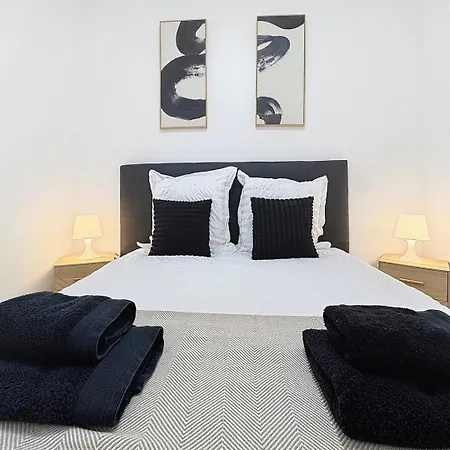 Le 24 Rez-de-chaussée Hyper-centre Avec Place De Parking Appartamento *