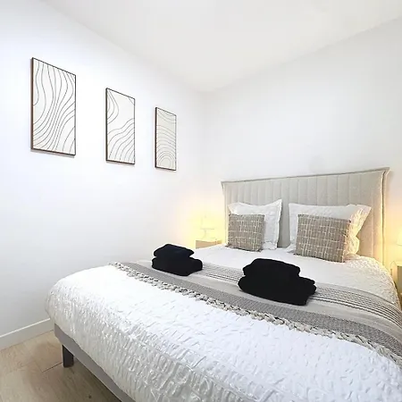 Le 24 Rez-de-chaussée Hyper-centre Avec Place De Parking Appartamento Épernay