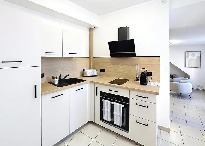 Le 24 Rez-de-chaussee Hyper-centre Avec Place De Parking Apartment *